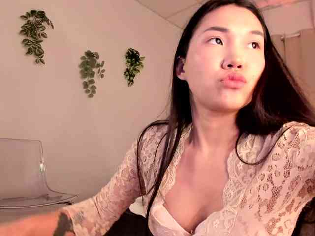 Divine-Madness webcam