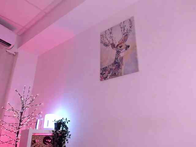 Divine-Madness webcam