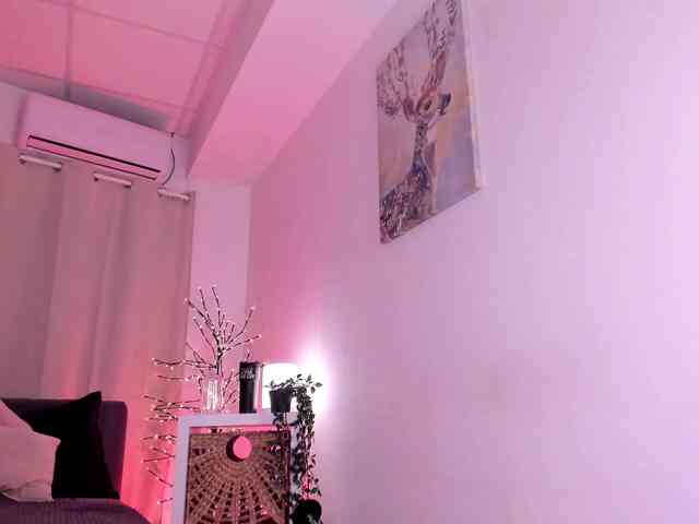 Divine-Madness webcam