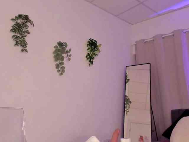 Divine-Madness webcam