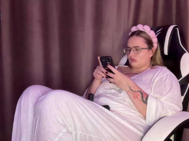 Divana-1 live cam on BongaCams