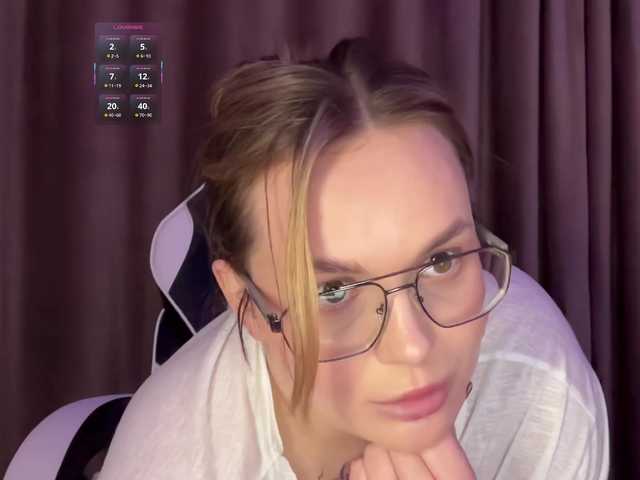 Divana-1 live cam on BongaCams