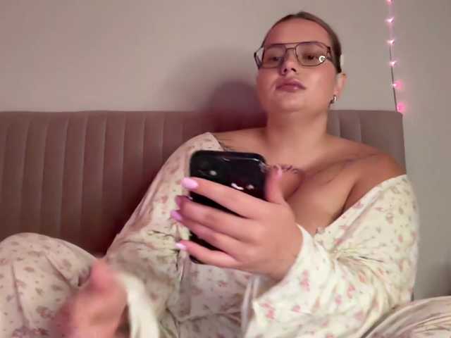 Divana-1 live cam on BongaCams
