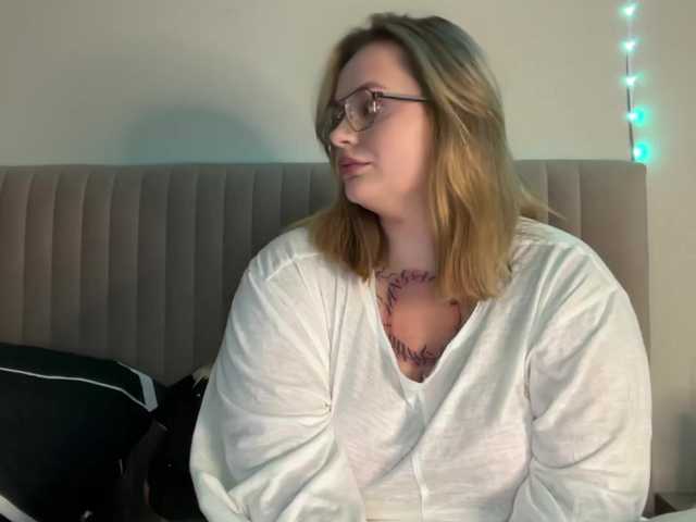 Divana-1 live cam on BongaCams