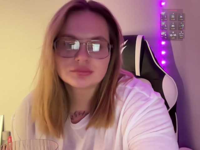 Divana-1 live cam on BongaCams