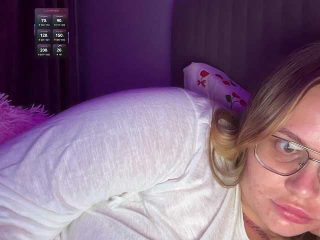 Divine-1 live cam preview