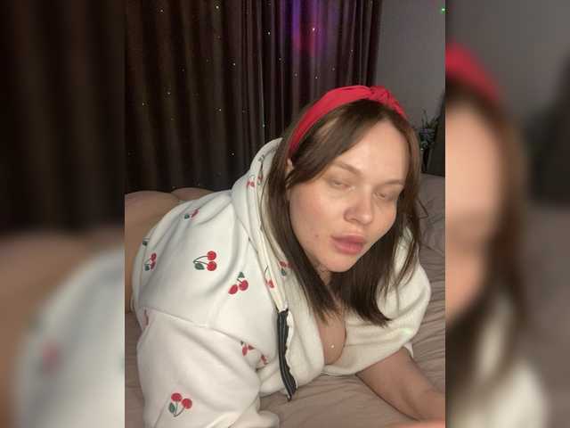 Divana-1's BongaCams show and profile