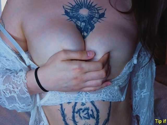 TinyMollys live cam on BongaCams