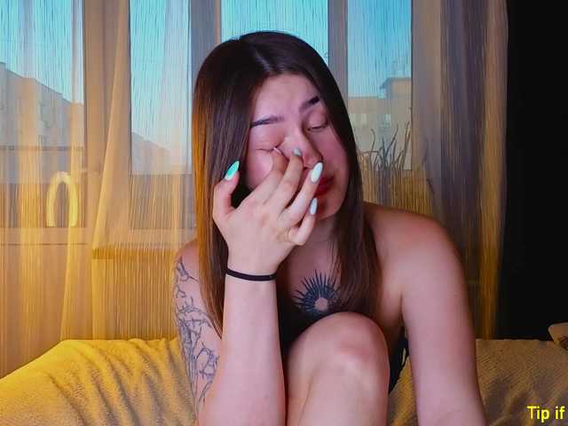 Chat with TinyMollys live cam
