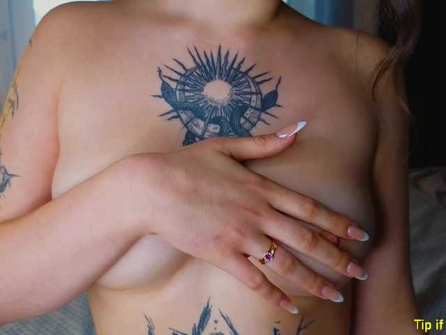TinyMollys live cam on BongaCams