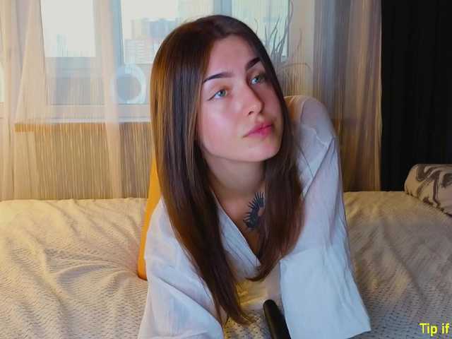 TinyMollys live cam on BongaCams