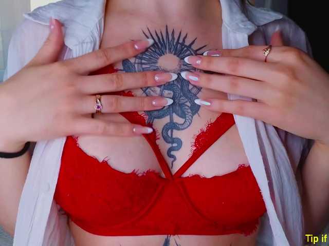 TinyMollys live cam on BongaCams