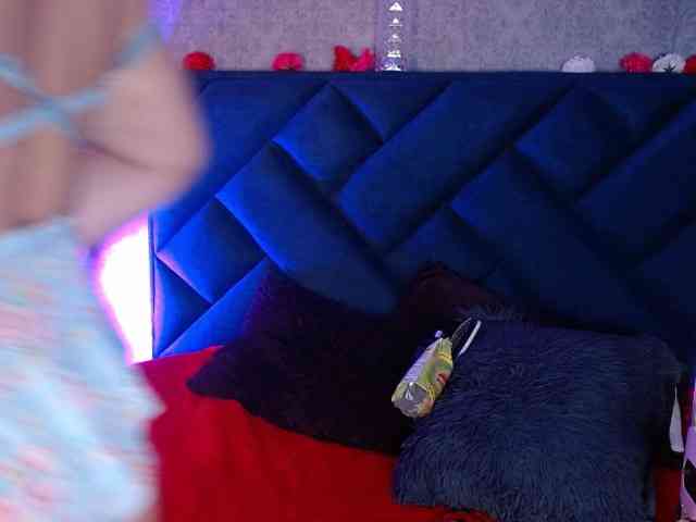 Melody-Hanks webcam