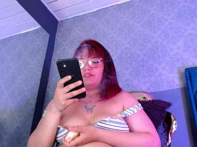 Melody-Hanks webcam