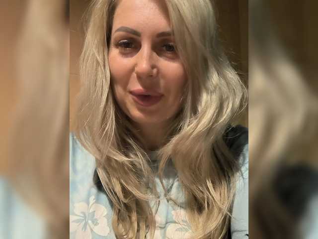 SweetJulia21 live cam