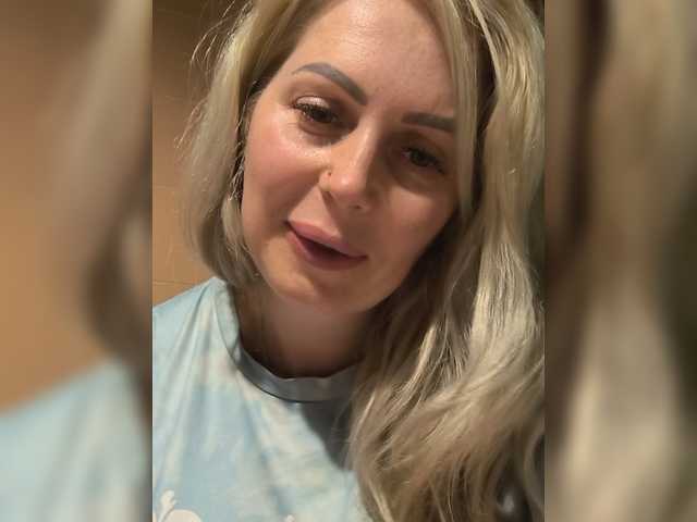 SweetJulia21 live cam