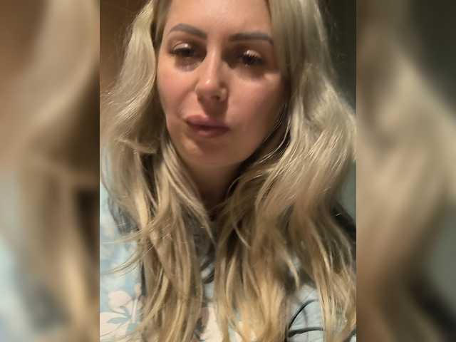 SweetJulia21 live cam