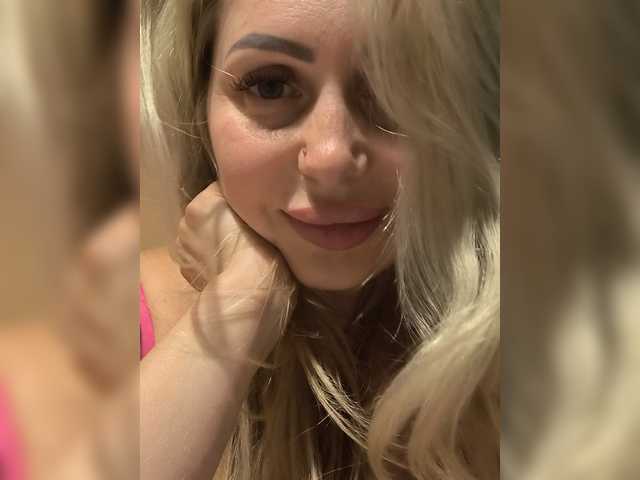 SweetJulia21 live cam