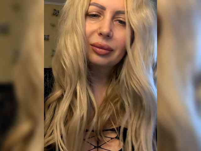 SweetJulia21 webcam