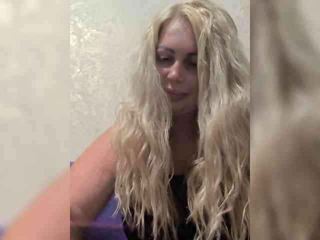SweetJulia21 webcam