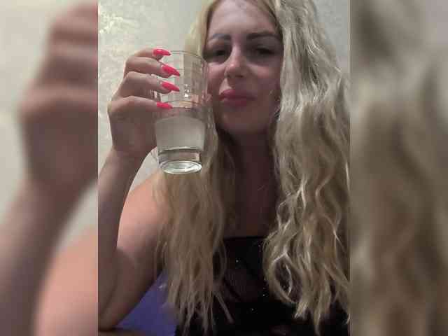 SweetJulia21 webcam