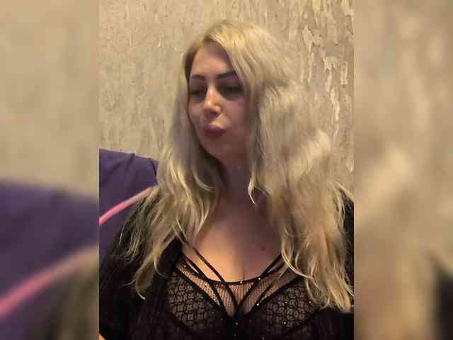 sweetjulia21's live room