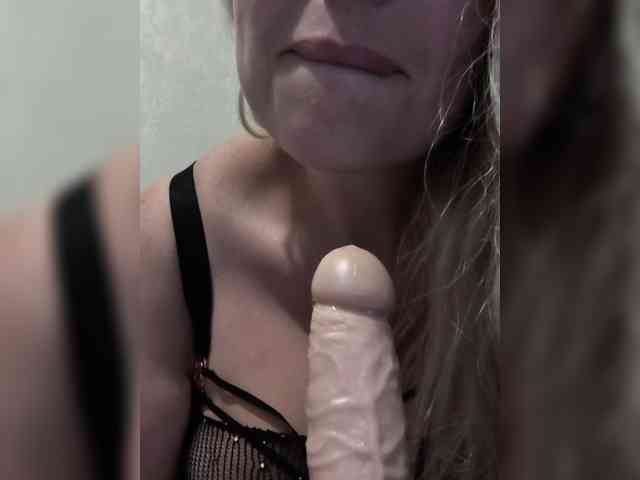 Model: SweetJulia21