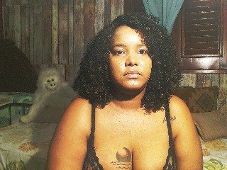 sarahlove16's Live Webcam