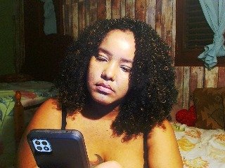 sarahlove16's Live Webcam