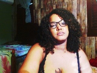 sarahlove16's Live Webcam
