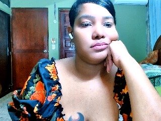 sarahlove16's Live Webcam