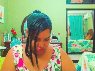 sarahlove16's Live Webcam