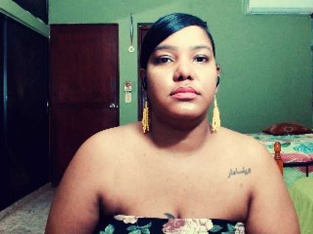sarahlove16 live cam on BongaCams