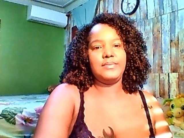 sarahlove16 live cam on BongaCams