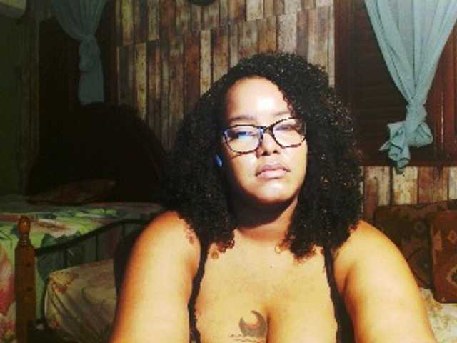 sarahlove16 live cam on BongaCams