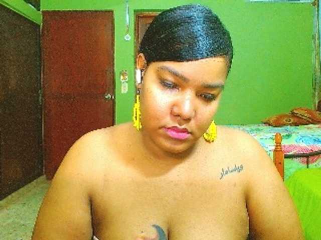 sarahlove16 live cam on BongaCams