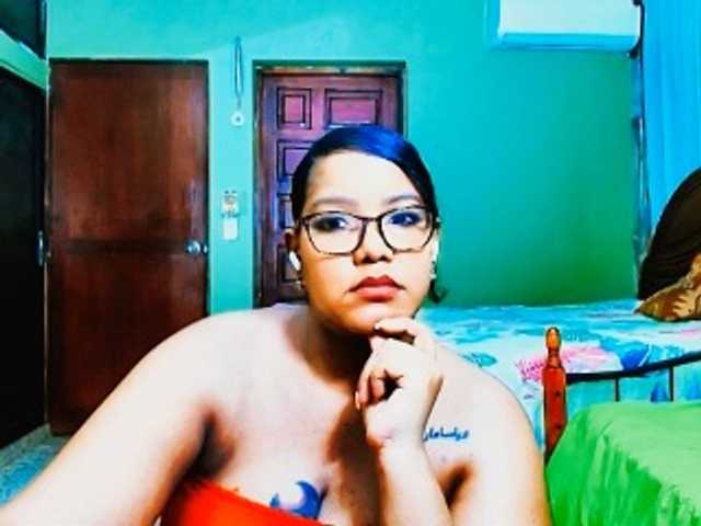 sarahlove16 live cam on BongaCams