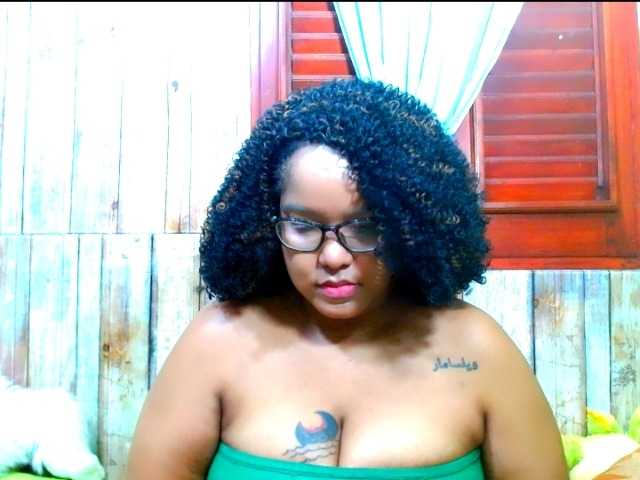 sarahlove16 live cam on BongaCams