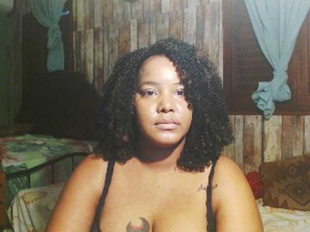 sarahlove16 live cam on BongaCams