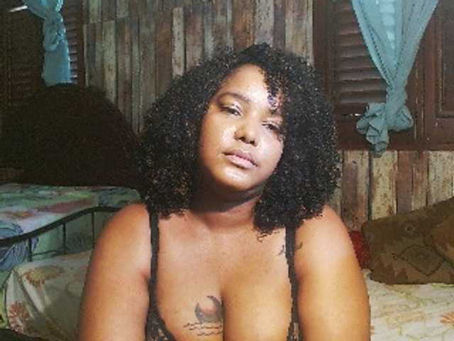 sarahlove16 live cam on BongaCams