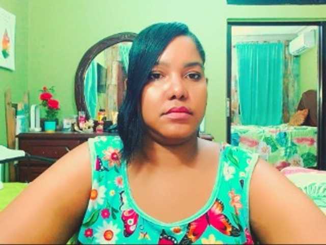 sarahlove16 live webcam show