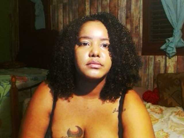 sarahlove16 live cam on BongaCams