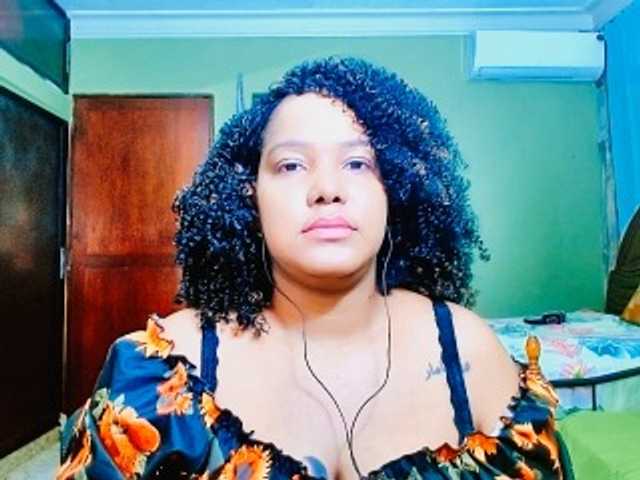 sarahlove16 live cam on BongaCams