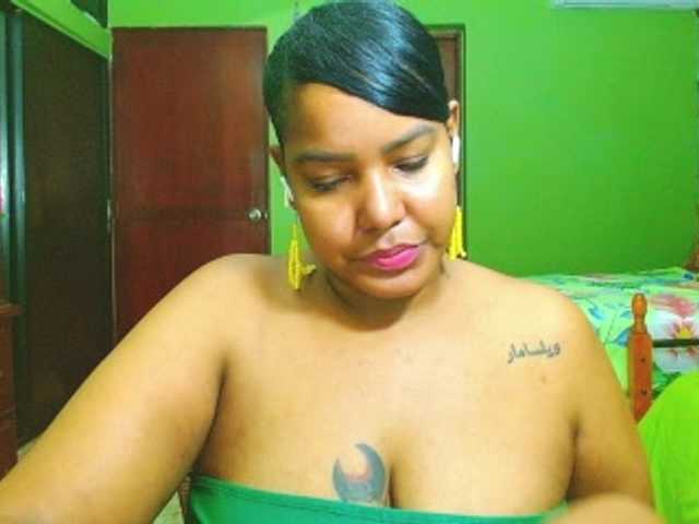 sarahlove16 live webcam show
