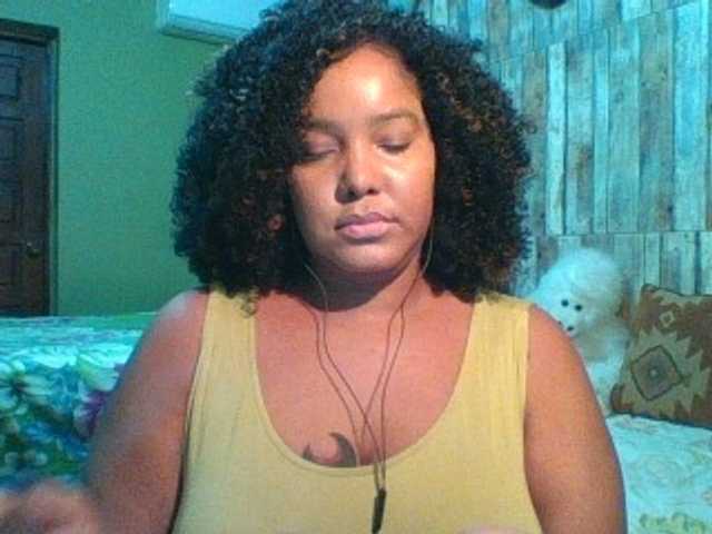 sarahlove16 live cam on BongaCams