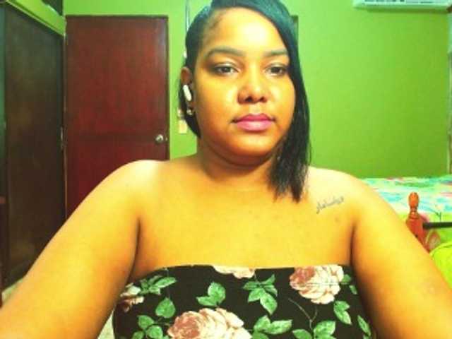 sarahlove16 live webcam show