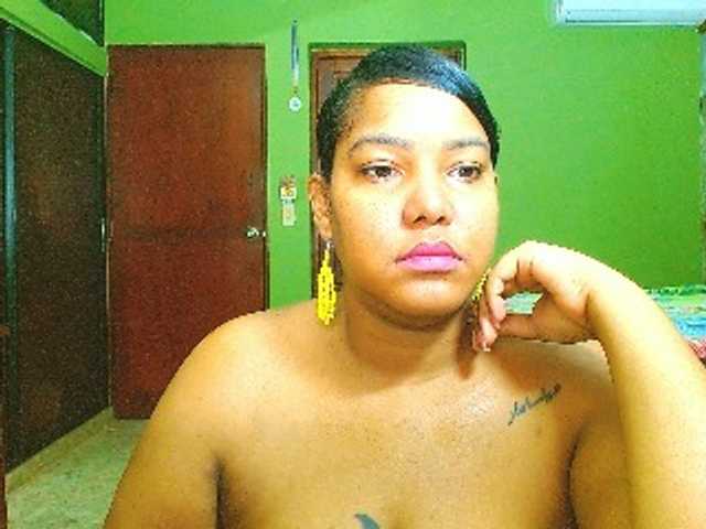 sarahlove16 live cam on BongaCams