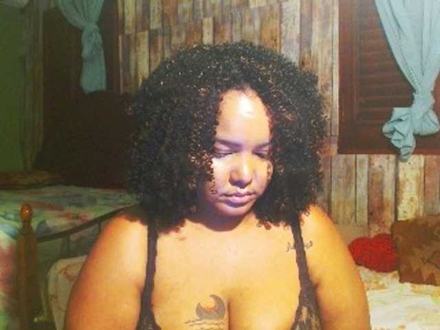sarahlove16 live cam on BongaCams