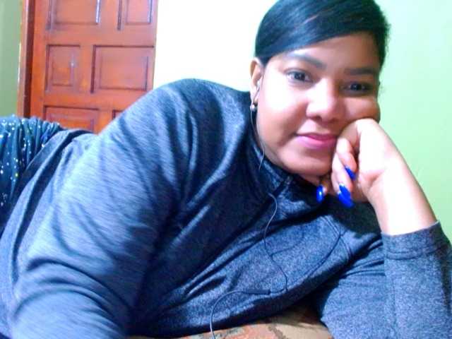 sarahlove16 live cam on BongaCams