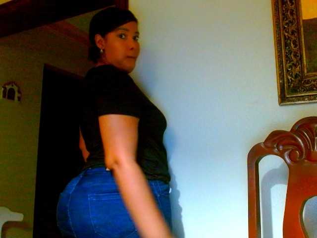 sarahlove16 live cam
